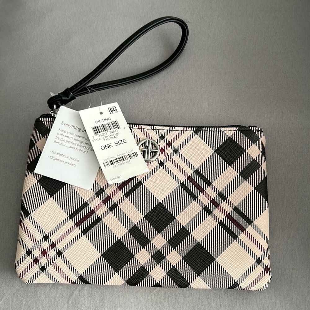 Giani Bernini Wristlet